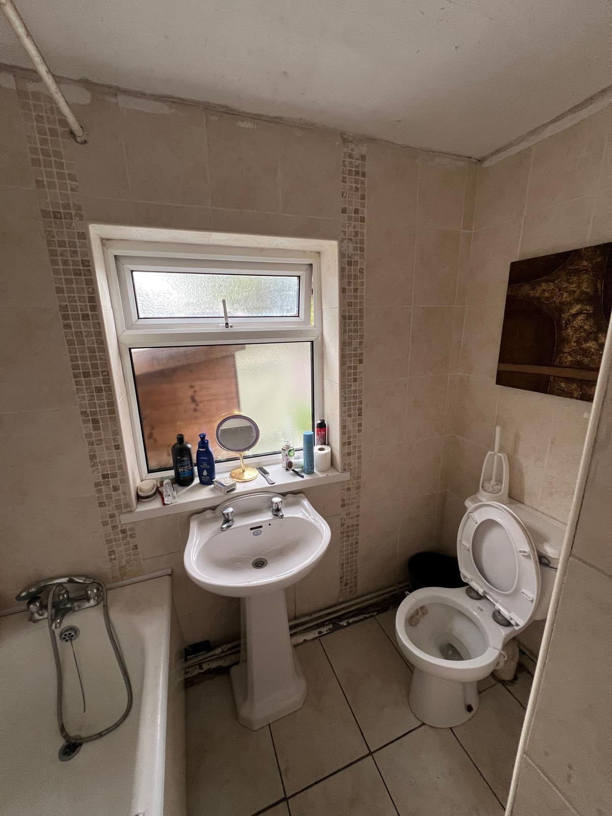 Double room, B10 9NH