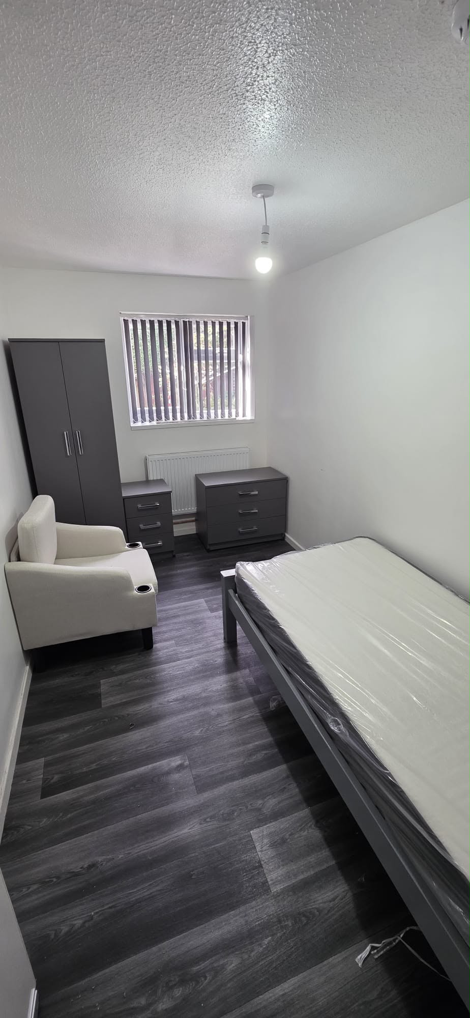 Double room, B32 3TQ