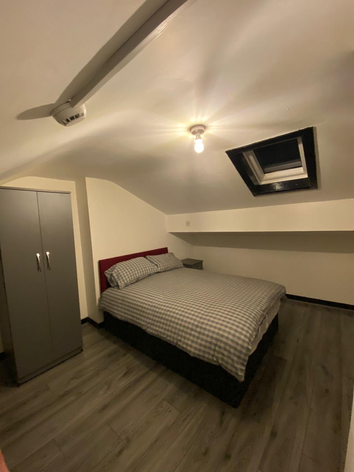 Double room, B29 7RP