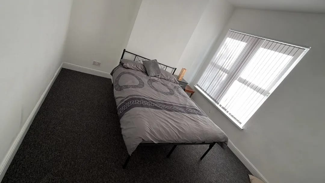 Double room, B21 8AP